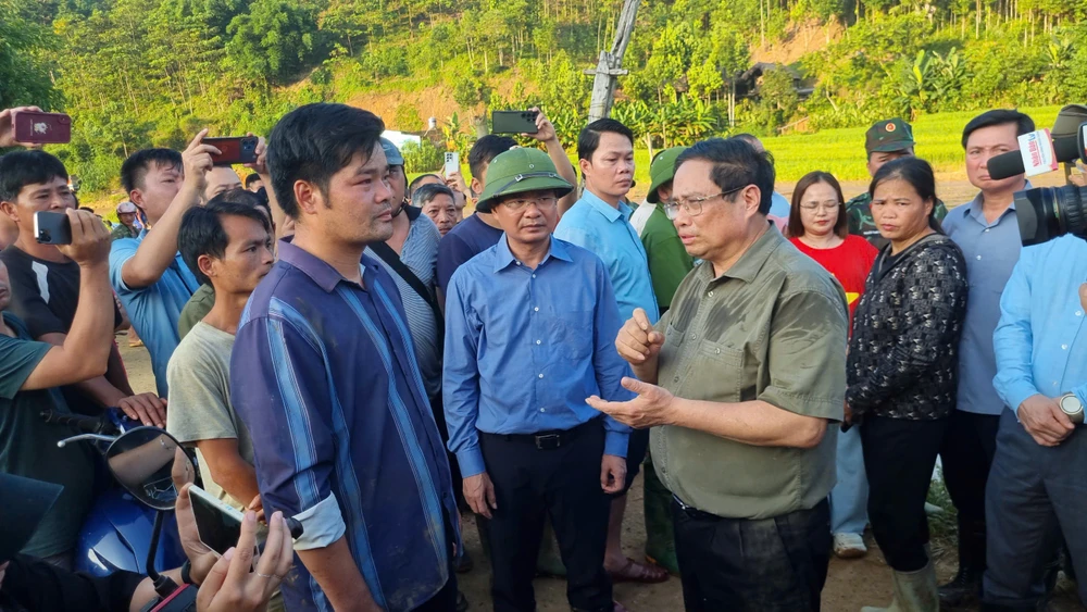 Nhà máy thuỷ điện xả lũ