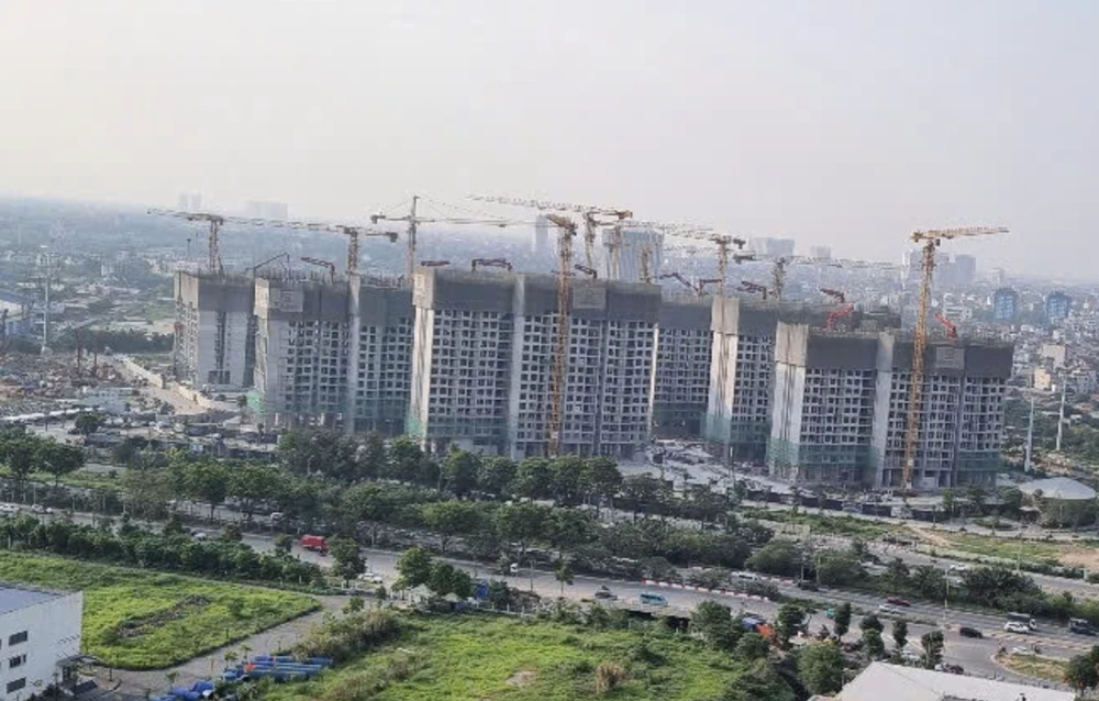 Bộ Xây dựng yêu cầu các tỉnh thành phải đảm bảo an toàn trong xây dựng. Ảnh: V.LONG