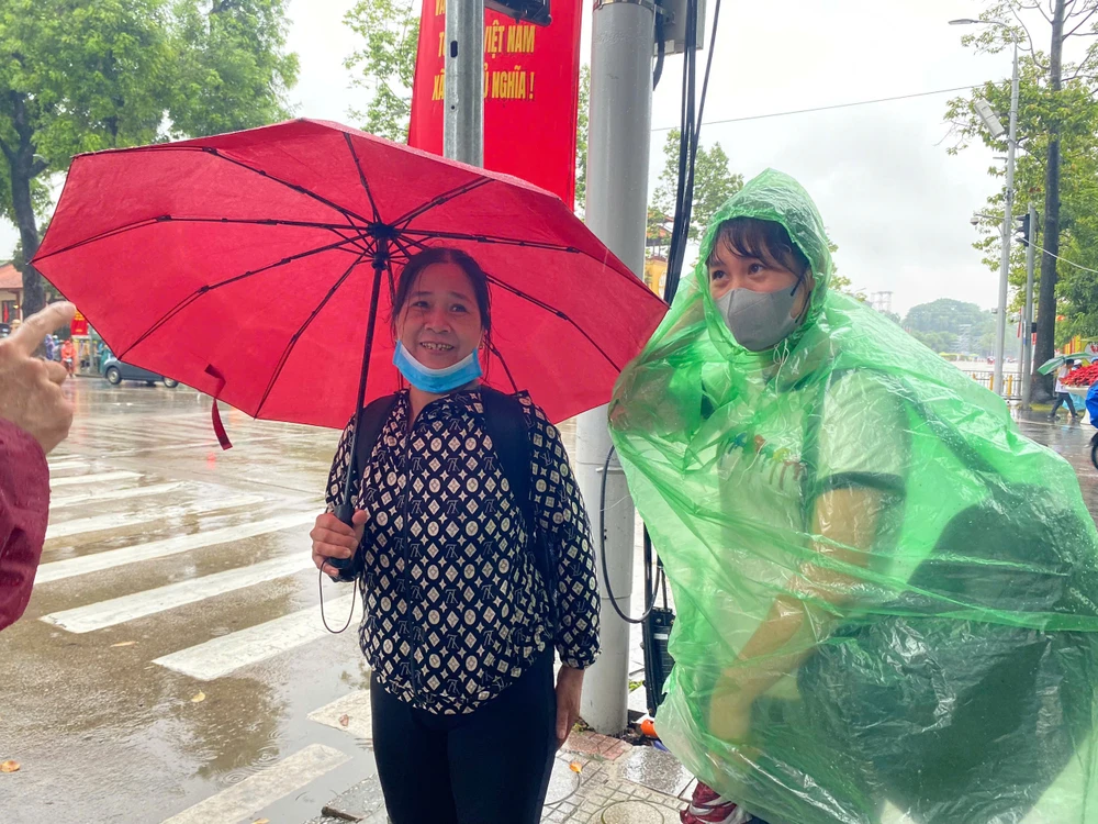 xem diễn binh diễu hàng