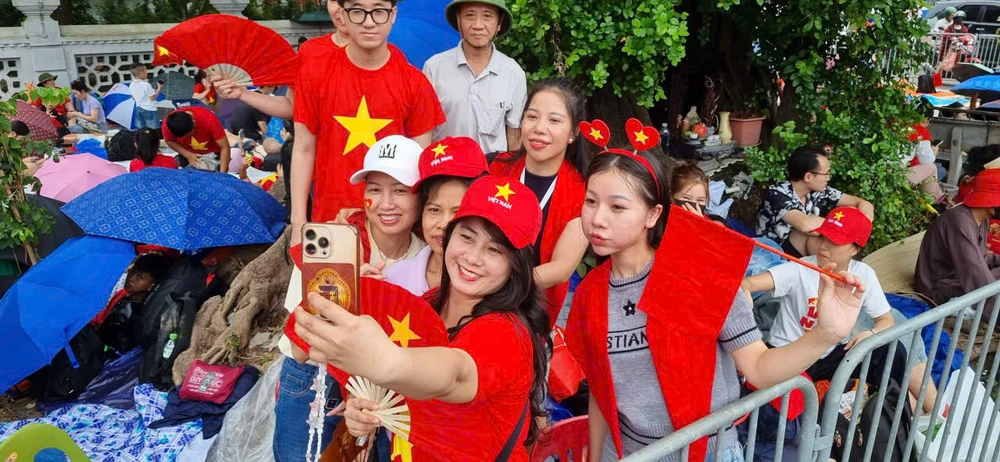 xem lễ diễu binh