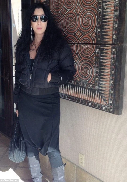 Danh ca Cher đang chiến đấu với bệnh tật