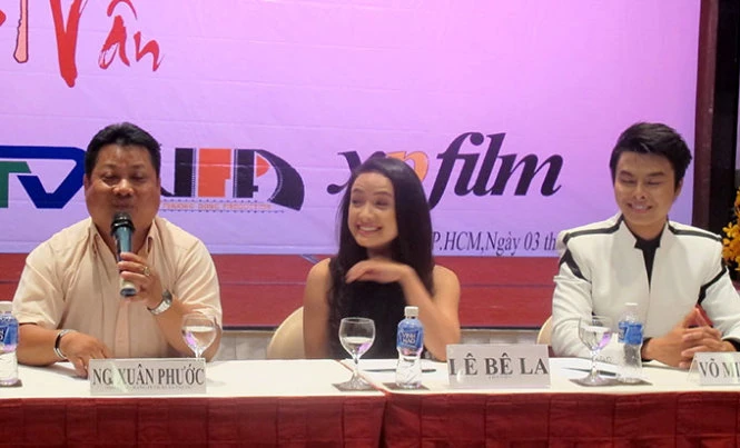 Từ trái qua: đạo diễn Xuân Phước, diễn viên Lê Bê La và Võ Minh Lâm trong buổi họp báo ra mắt phim - Ảnh: H.Lê/TT