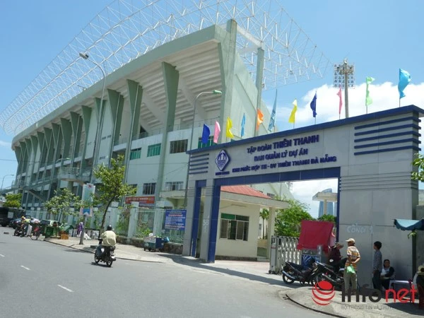 Khu sân vận động Chi Lăng bị “xé” với tốc độ thần kỳ! ảnh 1