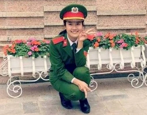 Cô bạn có chiếc răng khểnh dễ thương này là Hoàng Mỹ Linh (1996), đến từ Tam Dương - Vĩnh Phúc