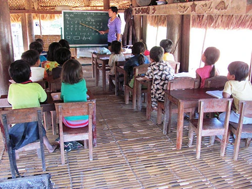 Giáo viên miền núi tỉnh Quảng Nam chưa bao giờ có tiền thưởng Tết Ảnh: QUANG VINH Giáo viên miền núi tỉnh Quảng Nam chưa bao giờ có tiền thưởng Tết Ảnh: QUANG VINH