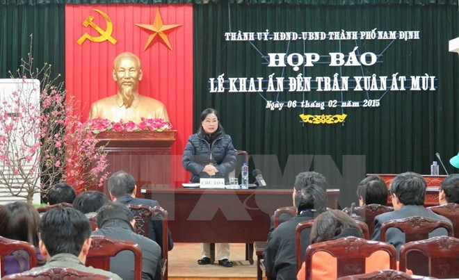 Phục dựng lễ rước kiệu Ngọc Lộ tại lễ hội khai ấn Đền Trần ảnh 1