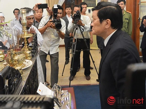 Chủ tịch nước Trương Tấn Sang tiễn biệt ông Nguyễn Bá Thanh ảnh 2