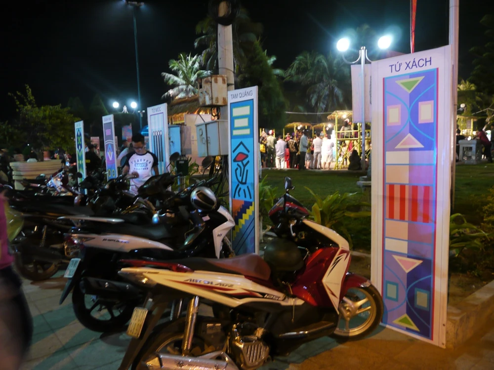  Ngày xuân đi xem bài chòi cổ dân gian ảnh 3