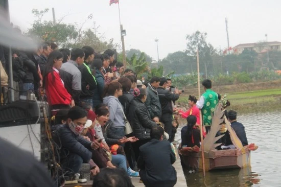 Cấm ngửa nón, bán trầu, liền anh liền chị ngửa tay “xin” tiền ở hội Lim ảnh 3