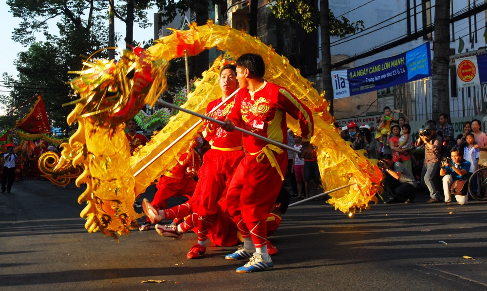 Rộn ràng lễ Nguyên tiêu lớn nhất của người Hoa ở Sài Gòn ảnh 8