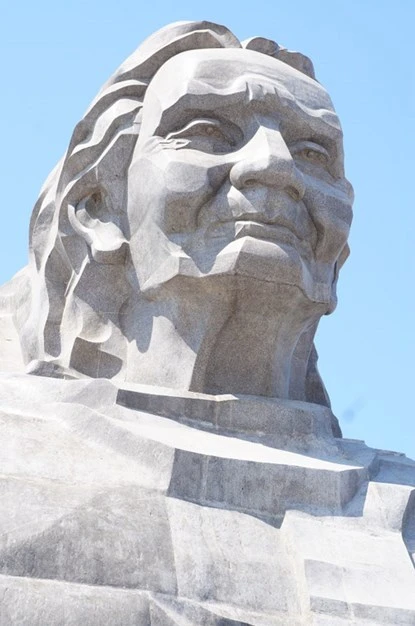 Ngắm tượng đài Mẹ Việt Nam anh hùng lớn nhất nước ảnh 7