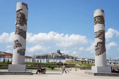 Ngắm tượng đài Mẹ Việt Nam anh hùng lớn nhất nước ảnh 2