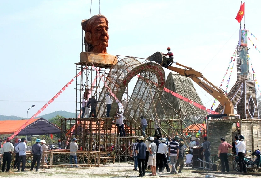  Ngỡ ngàng với những cổng trại khổng lồ ảnh 3