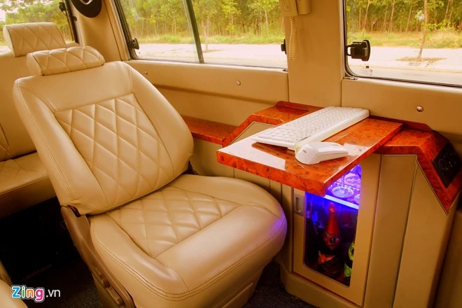Thợ Việt chế limousine 300 triệu điều khiển bằng iPad