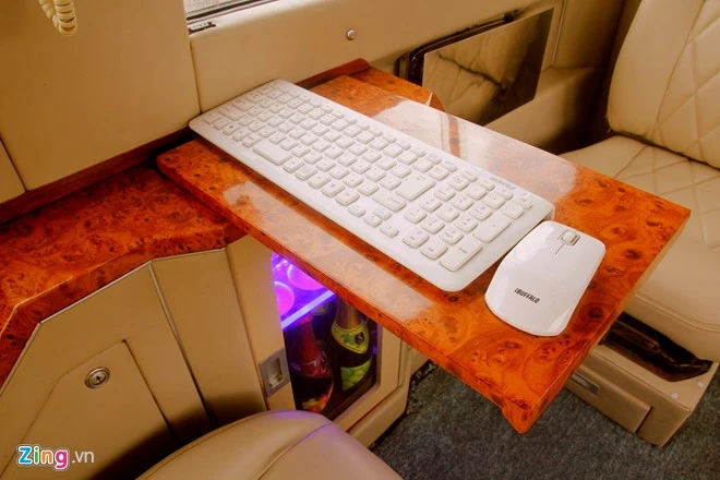 Thợ Việt chế limousine 300 triệu điều khiển bằng iPad