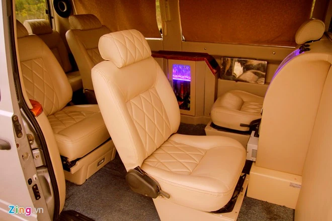 Thợ Việt chế limousine 300 triệu điều khiển bằng iPad