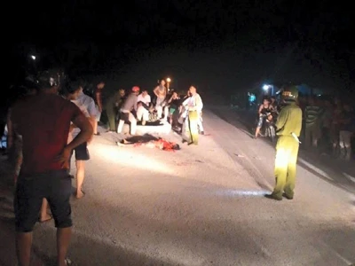 Lực lượng chức năng có mặt tại hiện trường xảy ra án mạng