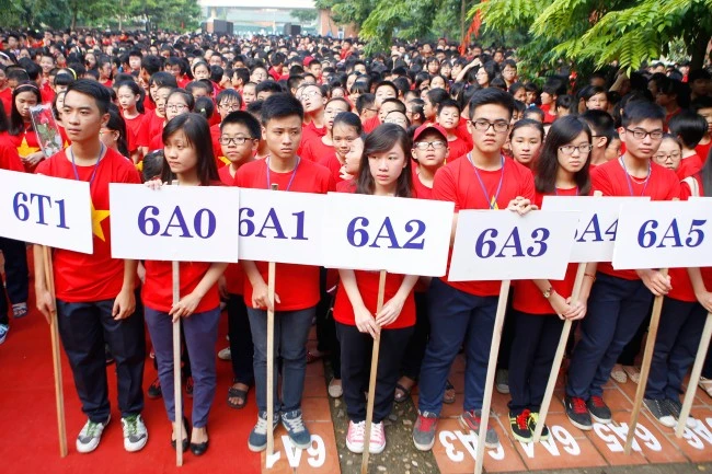 Khối lớp 6 Trường THCS Lương Thế Vinh ngày khai giảng năm học 2014-2015. Ảnh:HẢI NGUYỄN