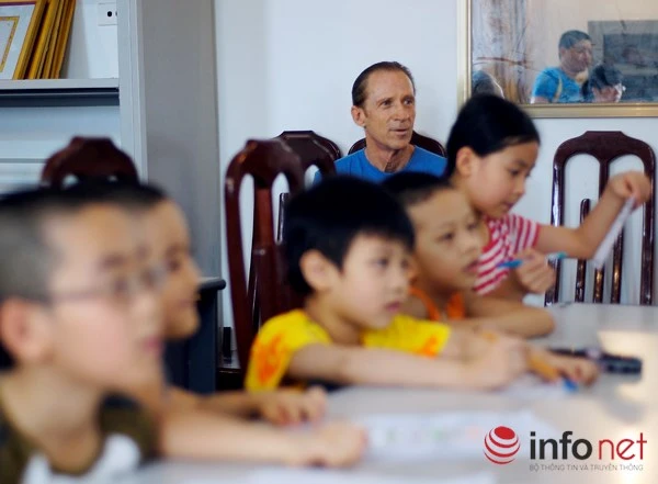 Lớp tiếng Anh miễn phí của cựu binh Mỹ tại Hà Nội ảnh 5