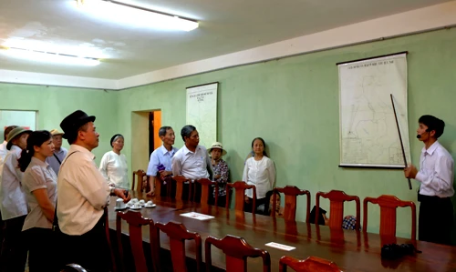 Di-tich-ham-D-67-da-mo-cua-cho-7210-9617