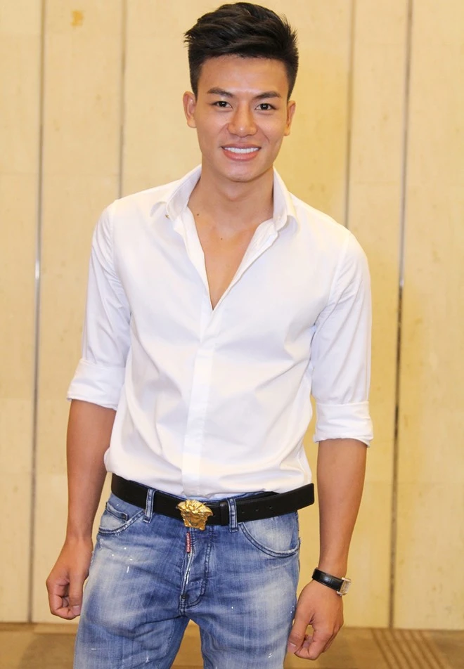 MC Lại Văn Sâm trêu Hương Giang Idol nên thi nhảy dây