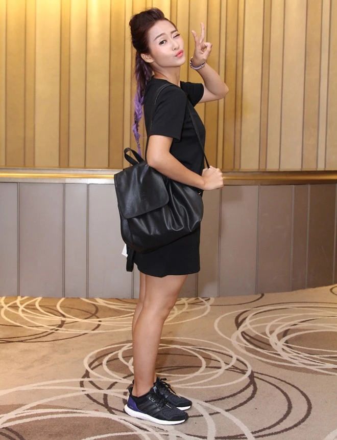 MC Lại Văn Sâm trêu Hương Giang Idol nên thi nhảy dây