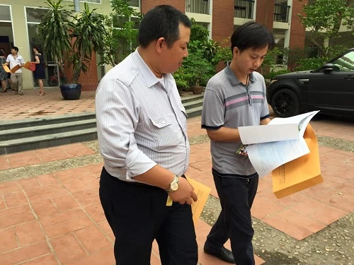 Một bộ hồ sơ tuyển sinh lớp 6 có giá 50.000 đồng