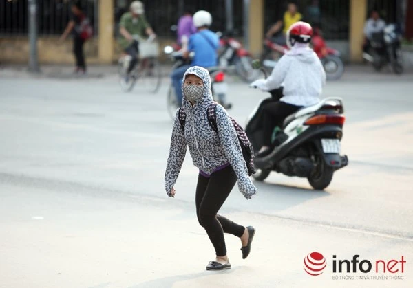 Dỡ cầu đi bộ, hàng trăm sinh viên phải băng qua đường giờ nguy hiểm ảnh 6