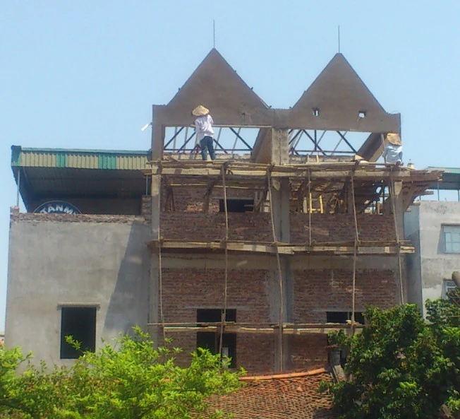 Người Hà Nội trốn nóng trong hầm đường bộ ảnh 1