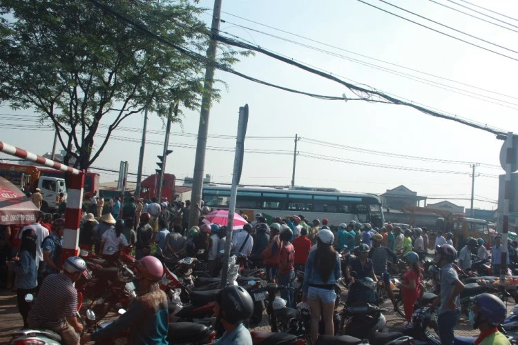 Xe đầu kéo tông nát xe con, 5 người cùng một nhà thiệt mạng ảnh 7