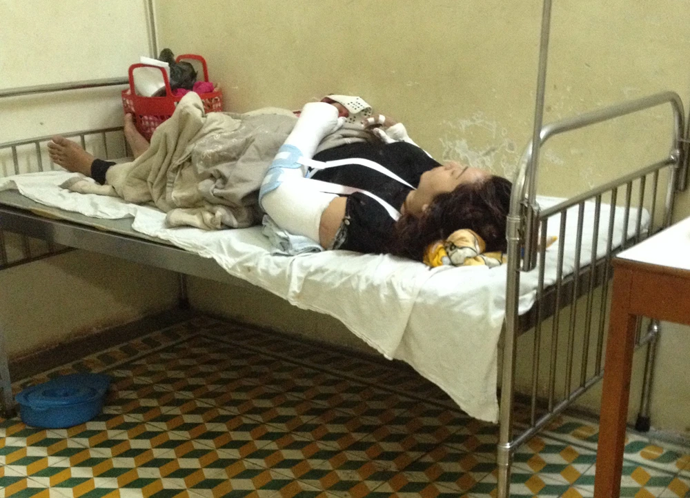 Án mạng kinh hoàng rúng động thị trấn miền Tây ảnh 1