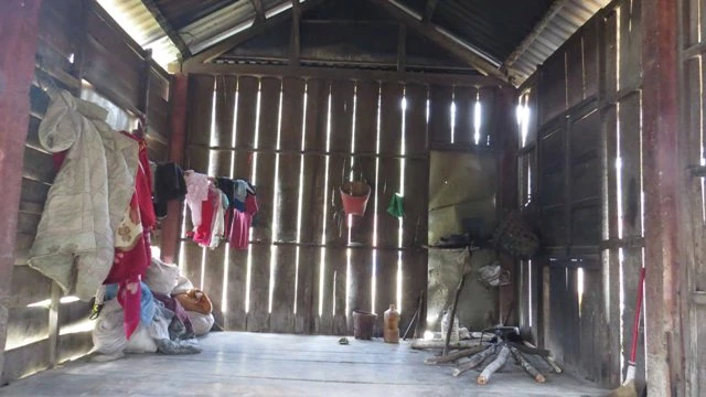 Kỳ lạ trò chơi chọi đá của người A Rem ảnh 6