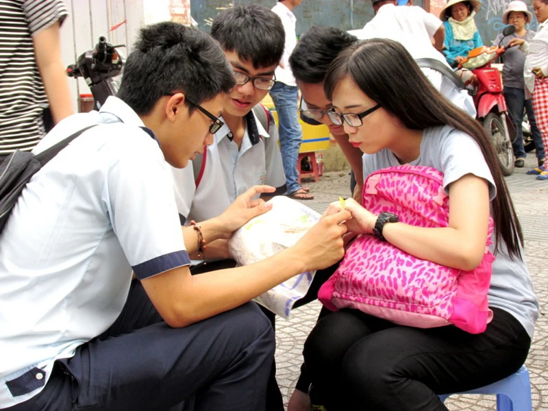 Giáo viên nhận định đề thi môn Văn: Đề thi quá an toàn ảnh 1 Giáo viên nhận định đề thi môn Văn: Đề thi quá an toàn ảnh 1