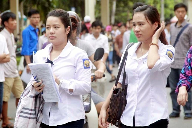 Nhiều sĩ tử tự tin chờ xét tuyển vào đại học ảnh 1