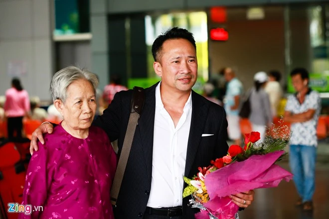 Cuộc đoàn tụ với mẹ sau 40 năm của đứa trẻ Babylift