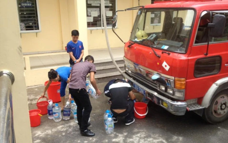 Bệnh viện phụ sản mất nước, hàng loạt ca cấp cứu có nguy cơ nhiễm trùng ảnh 1