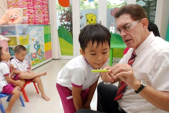  Một giờ học tiếng Anh trong trường mầm non tại TP HCM. (Ảnh: Tấn Thạnh) 