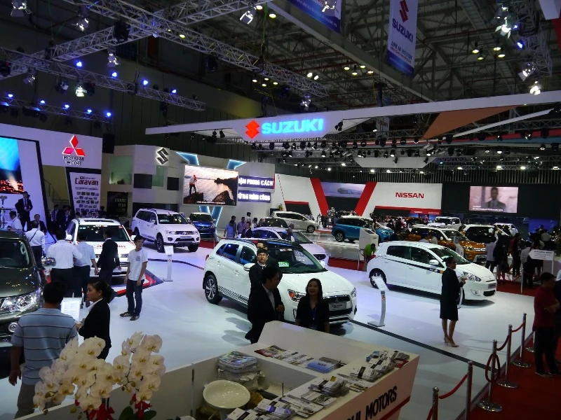 Ngắm xế xịn và chân dài tại Việt Nam Motor Show 2015 ảnh 14 Ngắm xế xịn và chân dài tại Việt Nam Motor Show 2015 ảnh 14