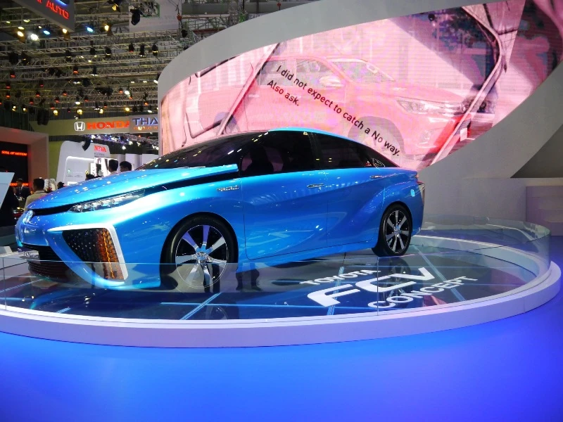 Ngắm xế xịn và chân dài tại Việt Nam Motor Show 2015 ảnh 3 Ngắm xế xịn và chân dài tại Việt Nam Motor Show 2015 ảnh 3