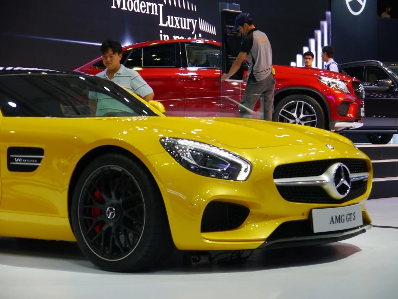 Ngắm xế xịn và chân dài tại Việt Nam Motor Show 2015 ảnh 4 Ngắm xế xịn và chân dài tại Việt Nam Motor Show 2015 ảnh 4