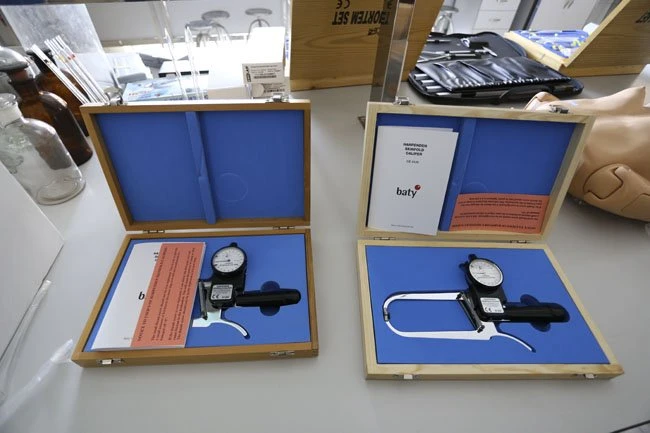 can canh noi dao tao y duoc cua dh kinh doanh va cong nghe hinh anh 11