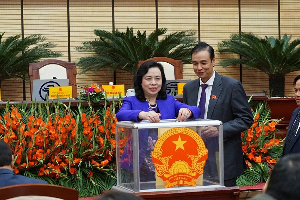 Tướng Chung đắc cử chức chủ tịch TP Hà Nội ảnh 1