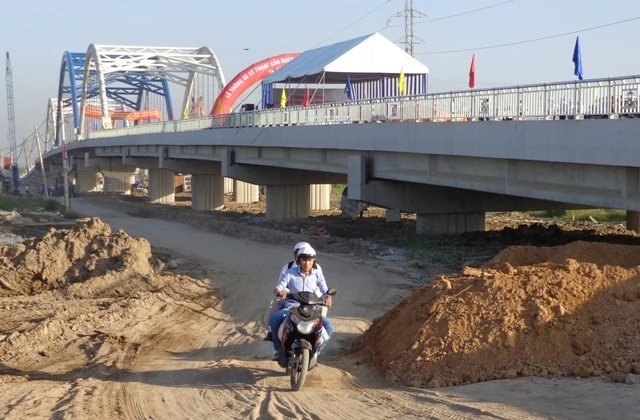 Chùm ảnh: Thông cầu Rạch Chiếc mới nối dài thêm vành đai 2 ảnh 2 Chùm ảnh: Thông cầu Rạch Chiếc mới nối dài thêm vành đai 2 ảnh 2