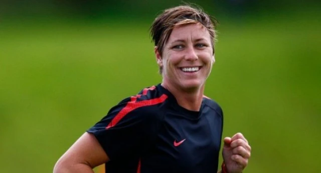 10 cầu thủ bóng đá nữ giàu nhất thế giới ảnh 7