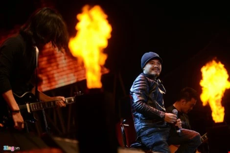 Ngưng khóc, hãy làm đi ảnh 1