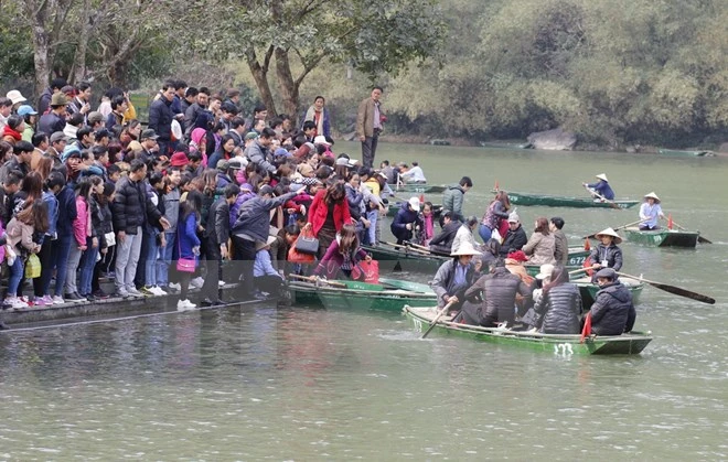 Biển người chen chúc xem đóng “King Kong 2” tại Ninh Bình ảnh 1