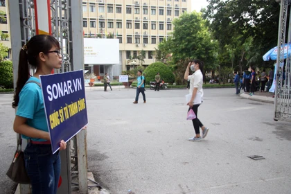 Gần 900.000 thí sinh bước vào môn thi đầu tiên ảnh 6