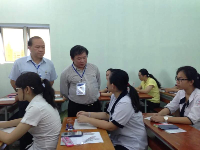 Thứ trưởng Bùi Văn Ga lưu ý khâu chấm thi ảnh 1