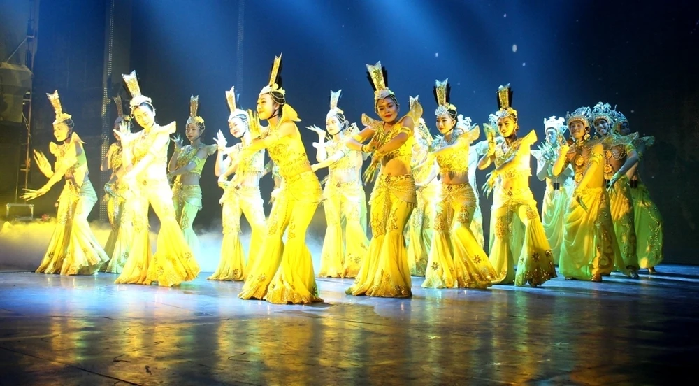 Bất ngờ với nhà hát dân gian của một Việt kiều ảnh 11