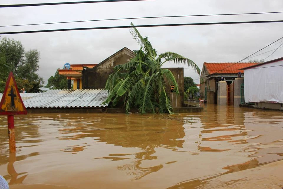 Đường về nhà Đại tướng Võ Nguyên Giáp bị ngập sâu ảnh 4